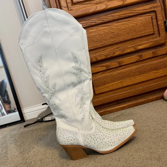 Yours forever White and Silver Embellished Women's Cowboy Boots - Picture 6 of 8